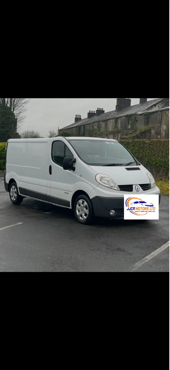 ABSOLUTELY IMMACULATE 2013 LWB RENAULT TRAFIC