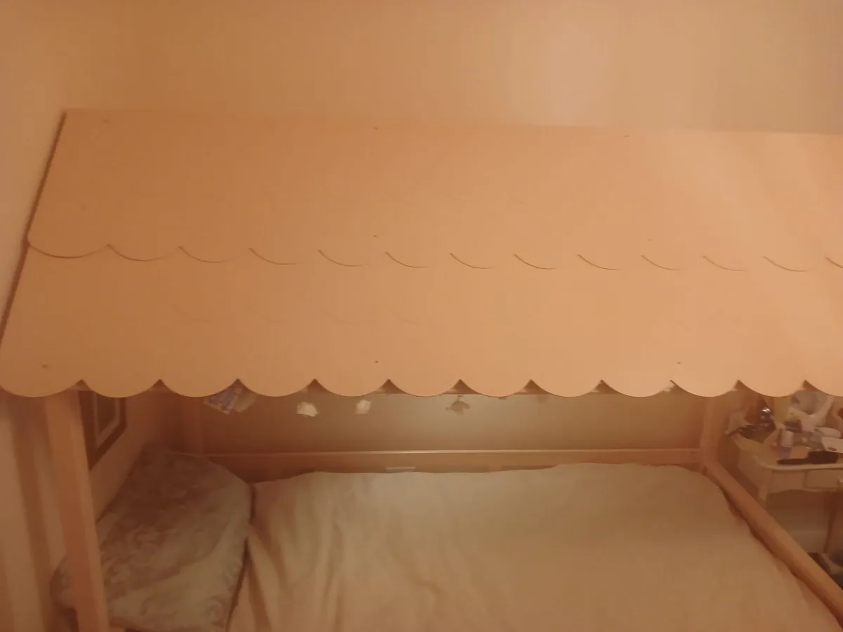 Magical girls house style bed - Image 1