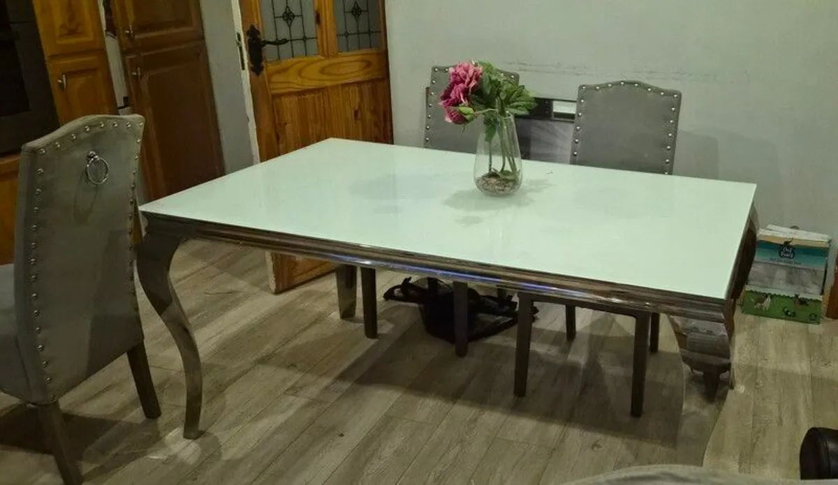 Kitchen table - Image 2