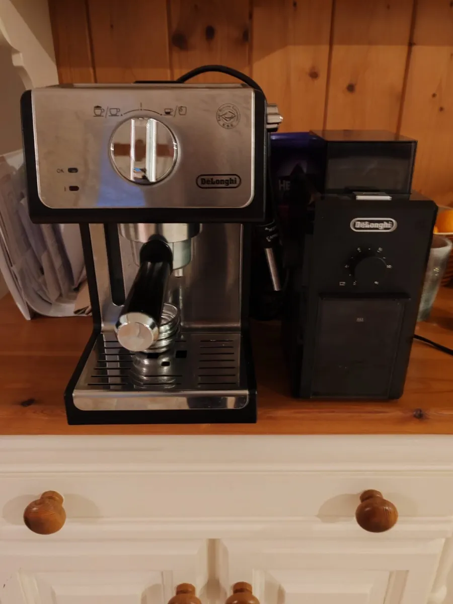 Coffee maker / grinder delonghi