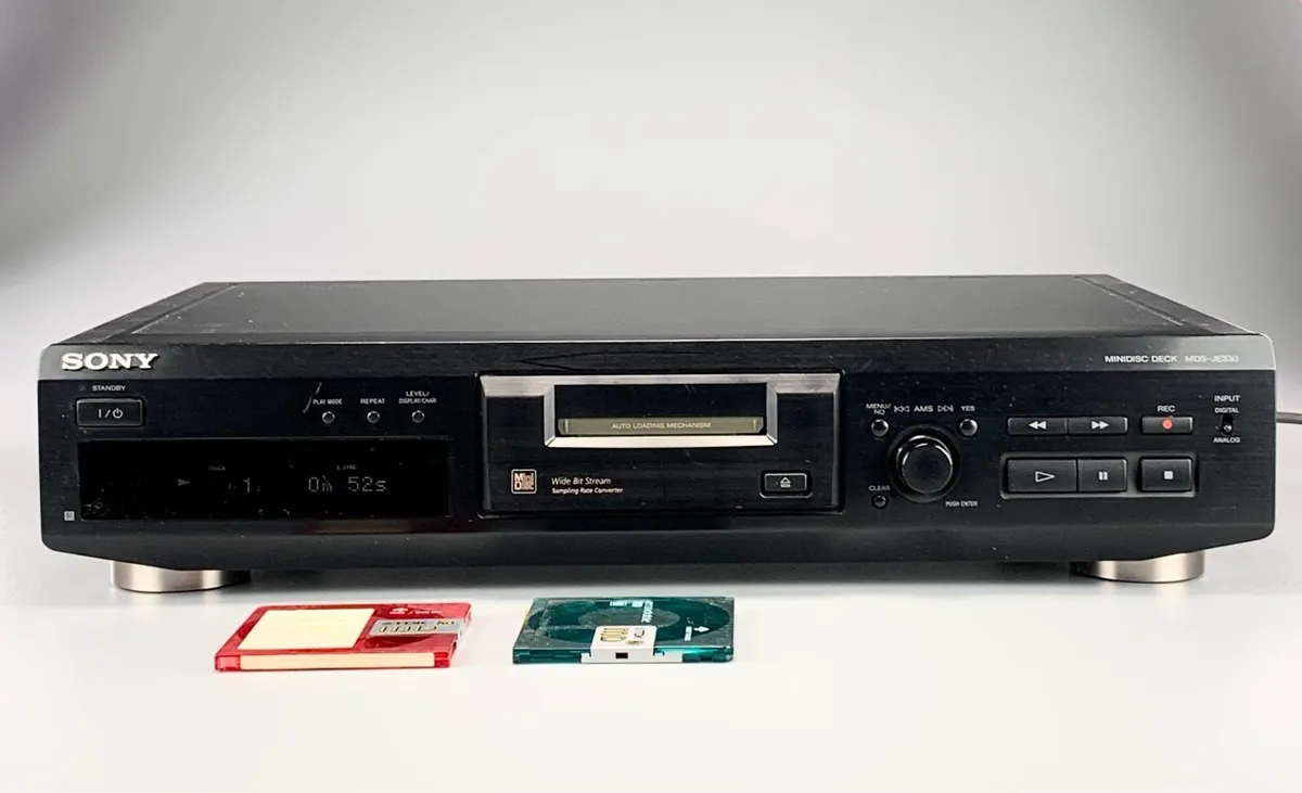 Sony MDS-JE330 MiniDisc Recorder - Image 1