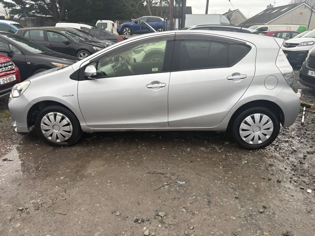 2014 Toyota Aqua 1.5 Hybrid - Image 4