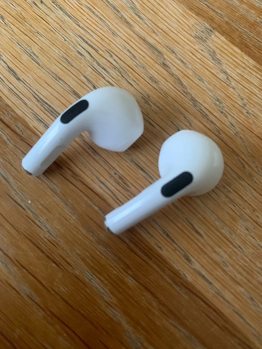 AirPods 4 reps - Image 2