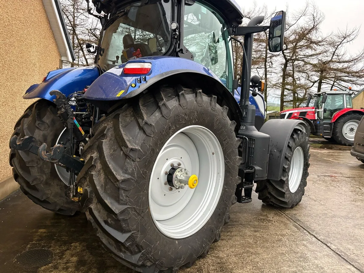 New Holland T7.225 - Image 2