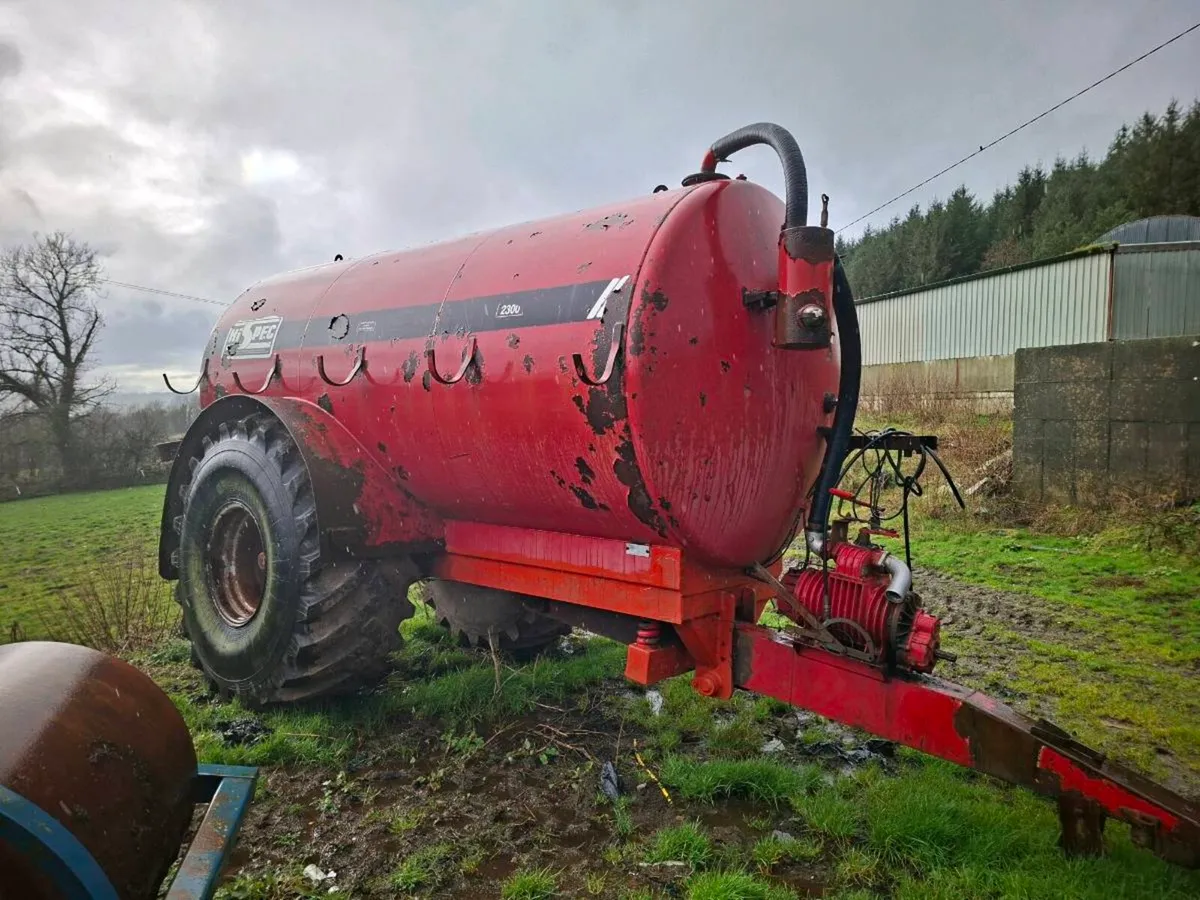Hi Spec 2,300 Gallon Tanker - Image 2