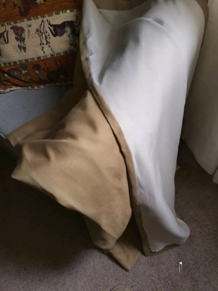 Beautiful shade green curtains,2 pairs lined 40 Eu - Image 2