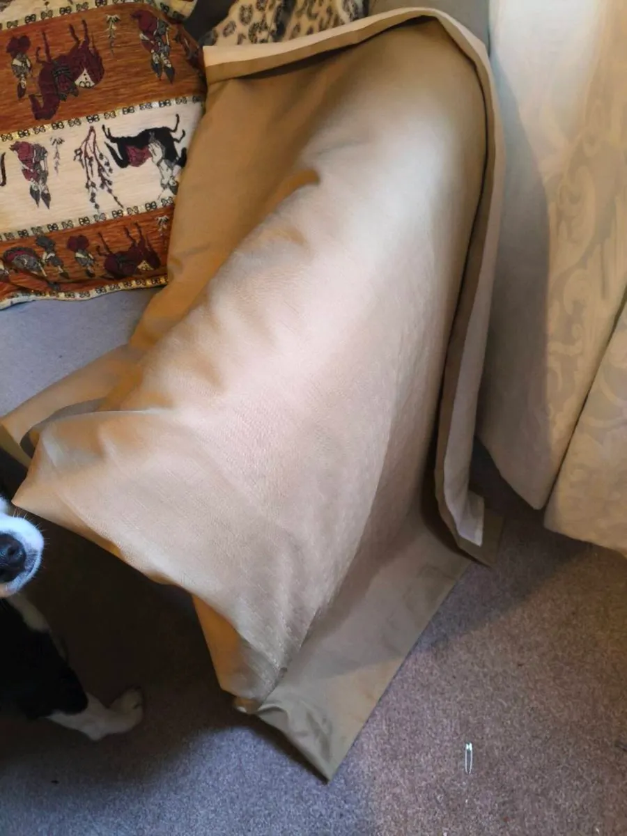 Beautiful shade green curtains,2 pairs lined 40 Eu - Image 3