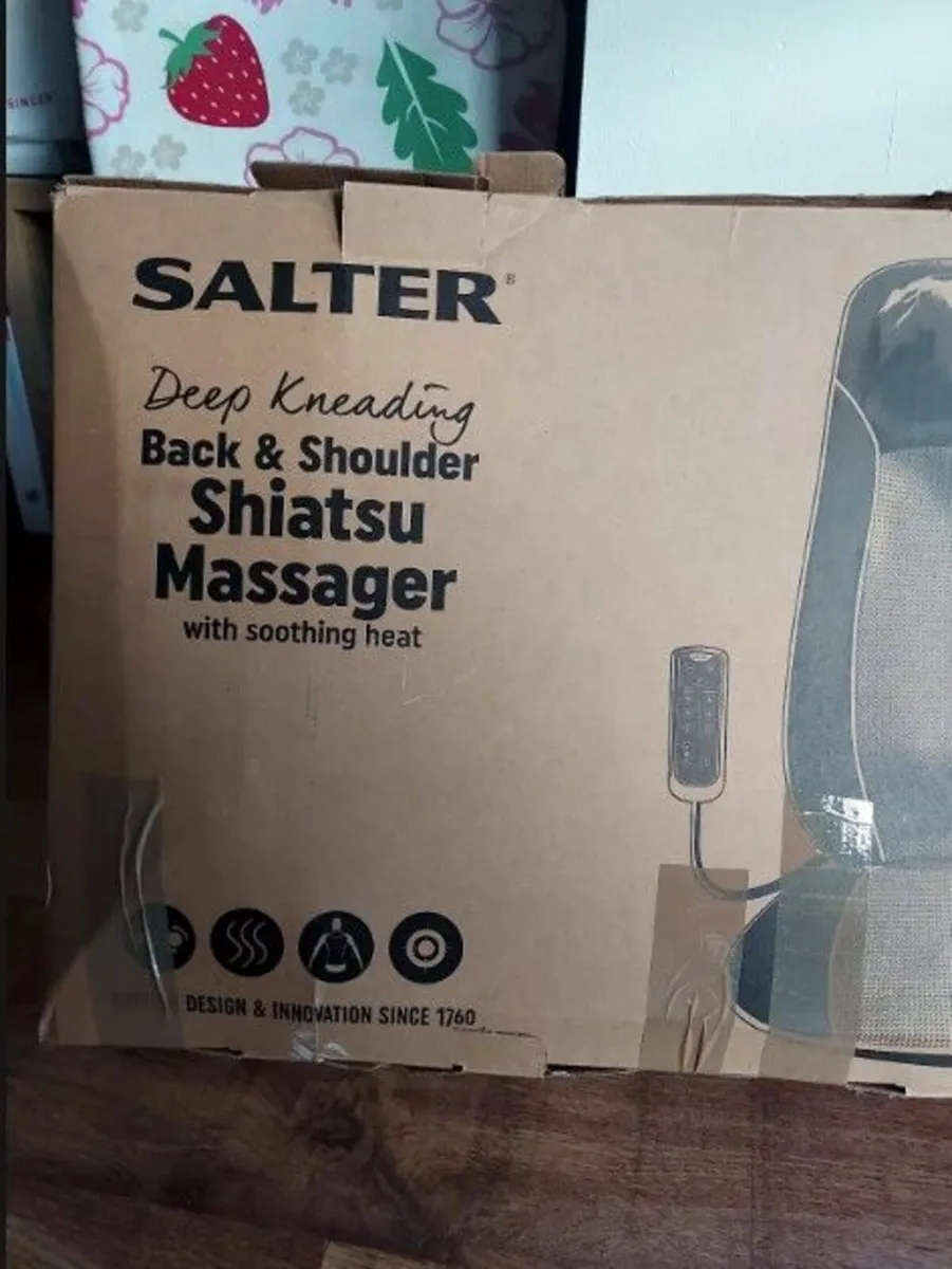 Back, neck and shoulder massager with heat - Image 2