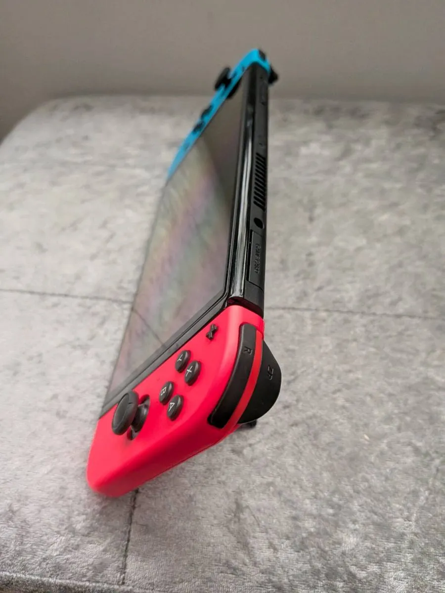 Nintendo Switch OLED - Image 2