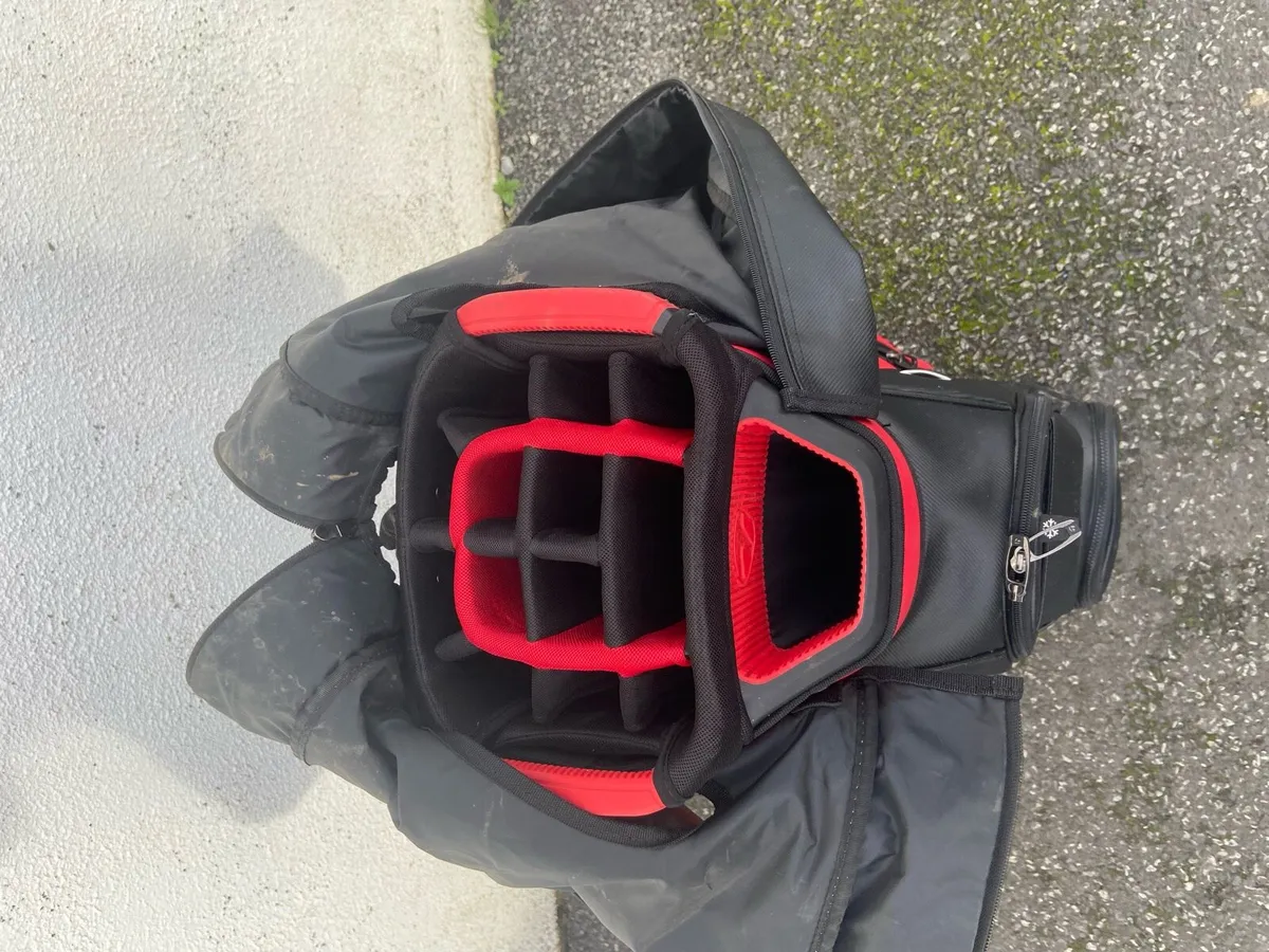 Taylormade Waterproof Cart Bag - Image 2