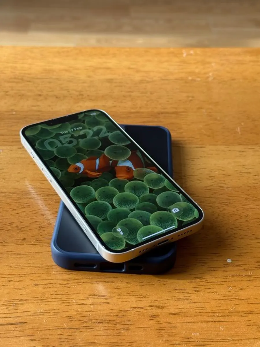 iPhone 13 - 128GB 98% battery Flawless - Image 4