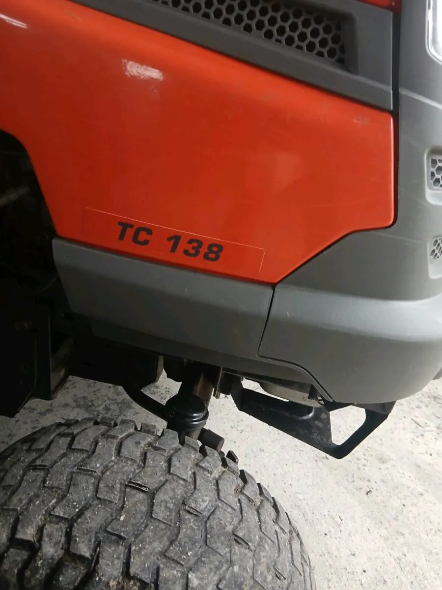 Husqvarna ride on lawnmower - Image 2
