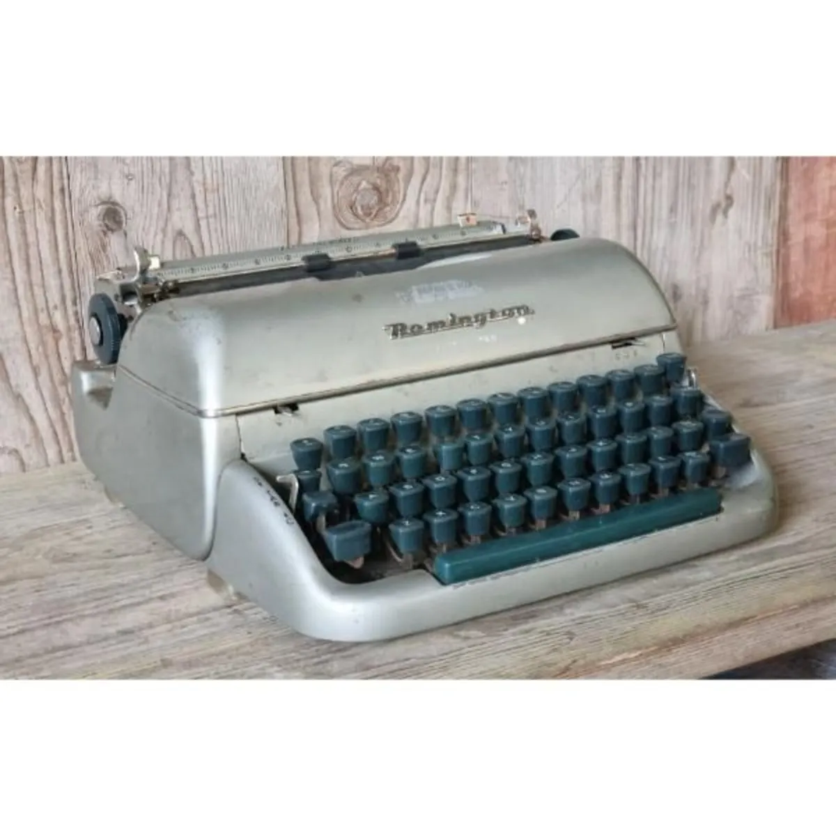 1950’s Remington Quiet Riter Typewriter KAS1037 - Image 1