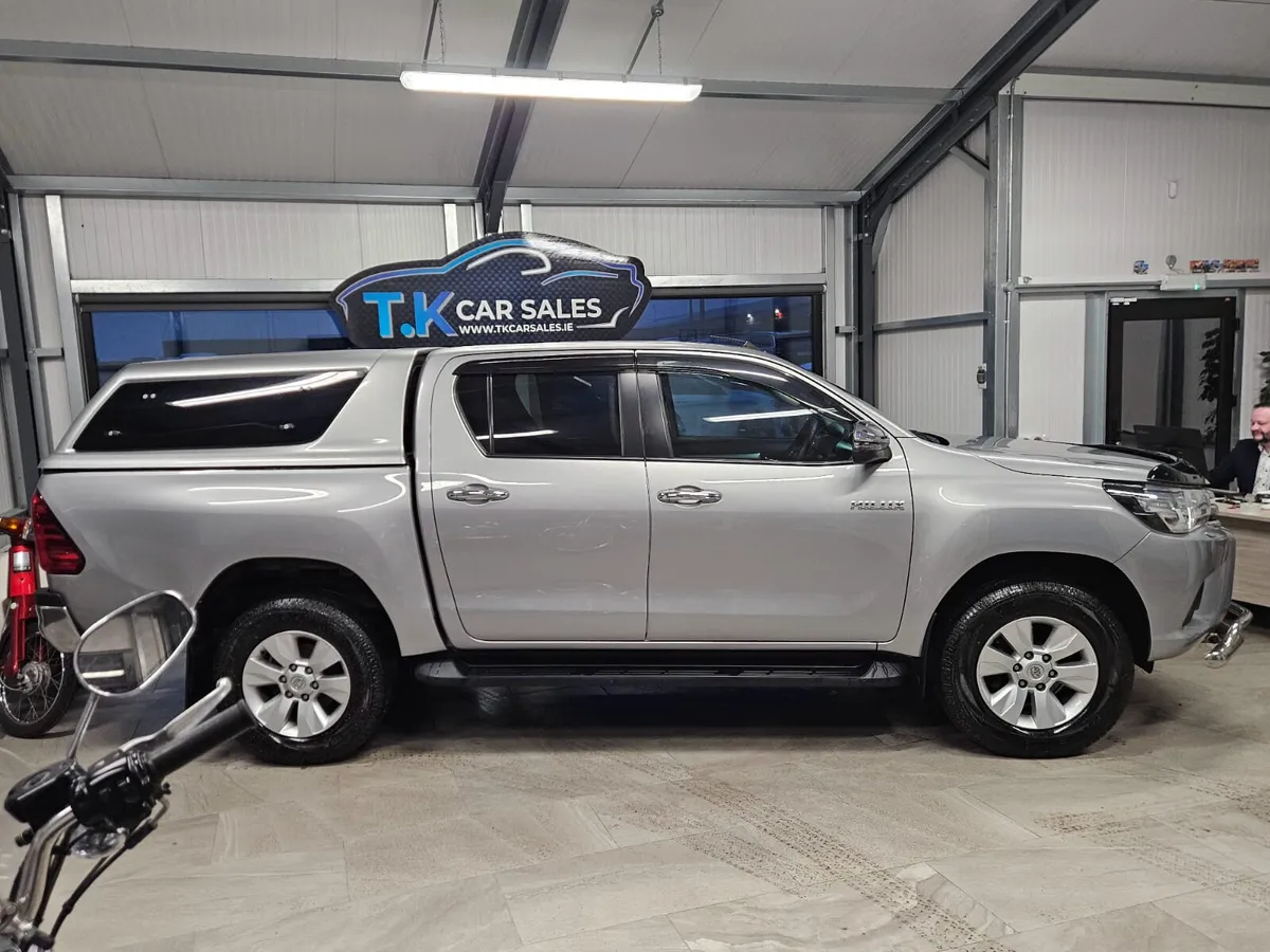 201 TOYOTA HI-LUX CREW CAB COMMERCIAL - Image 3