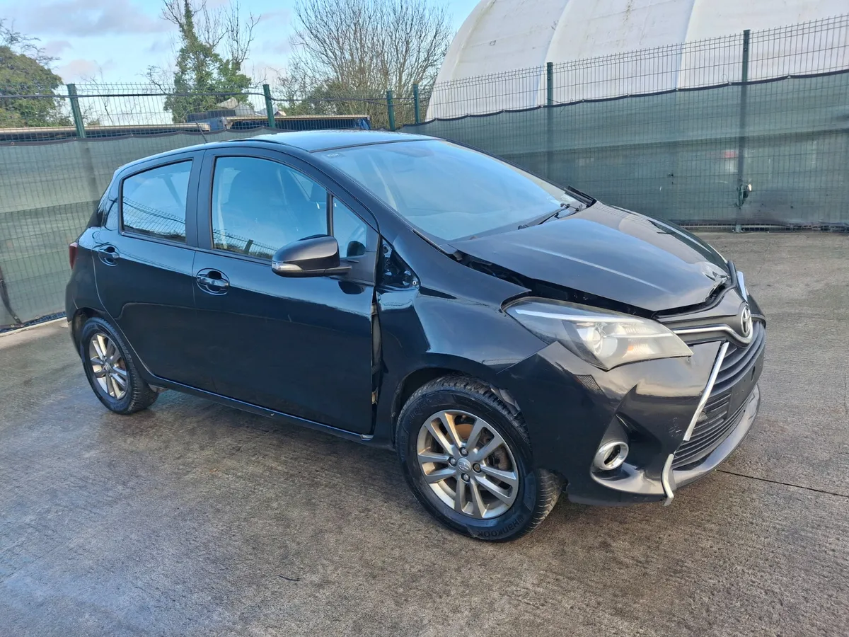 152 Toyota Yaris  1.3 Petrol - Image 1