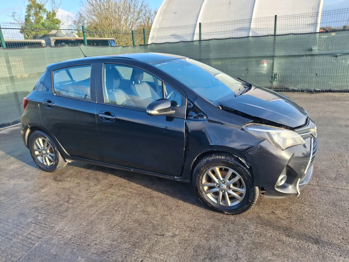 152 Toyota Yaris  1.3 Petrol - Image 2