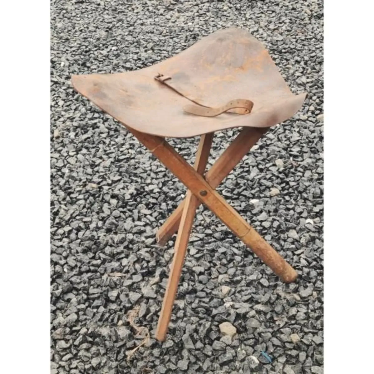Folding Tripod Stool KAS965 - Image 2