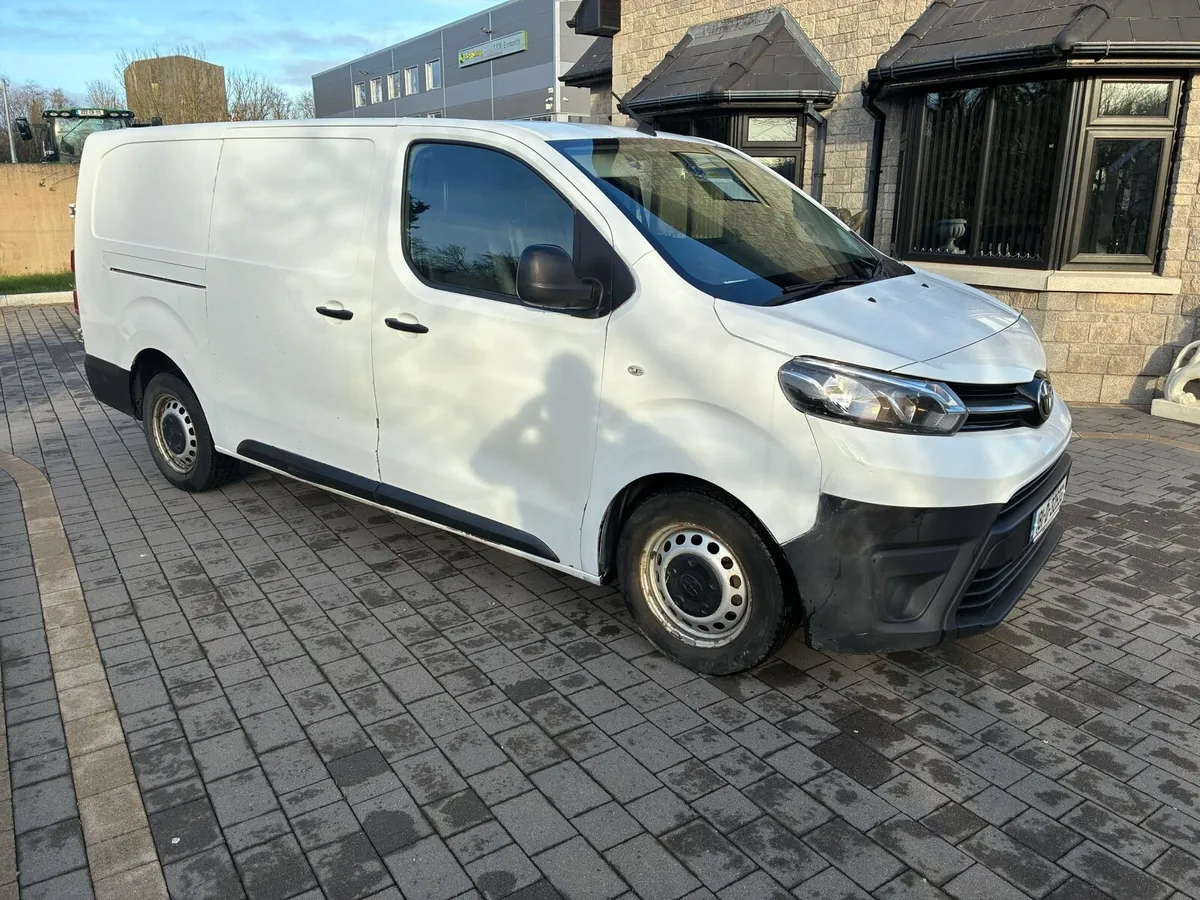 2018 Toyota proace lwb *new doe* - Image 1