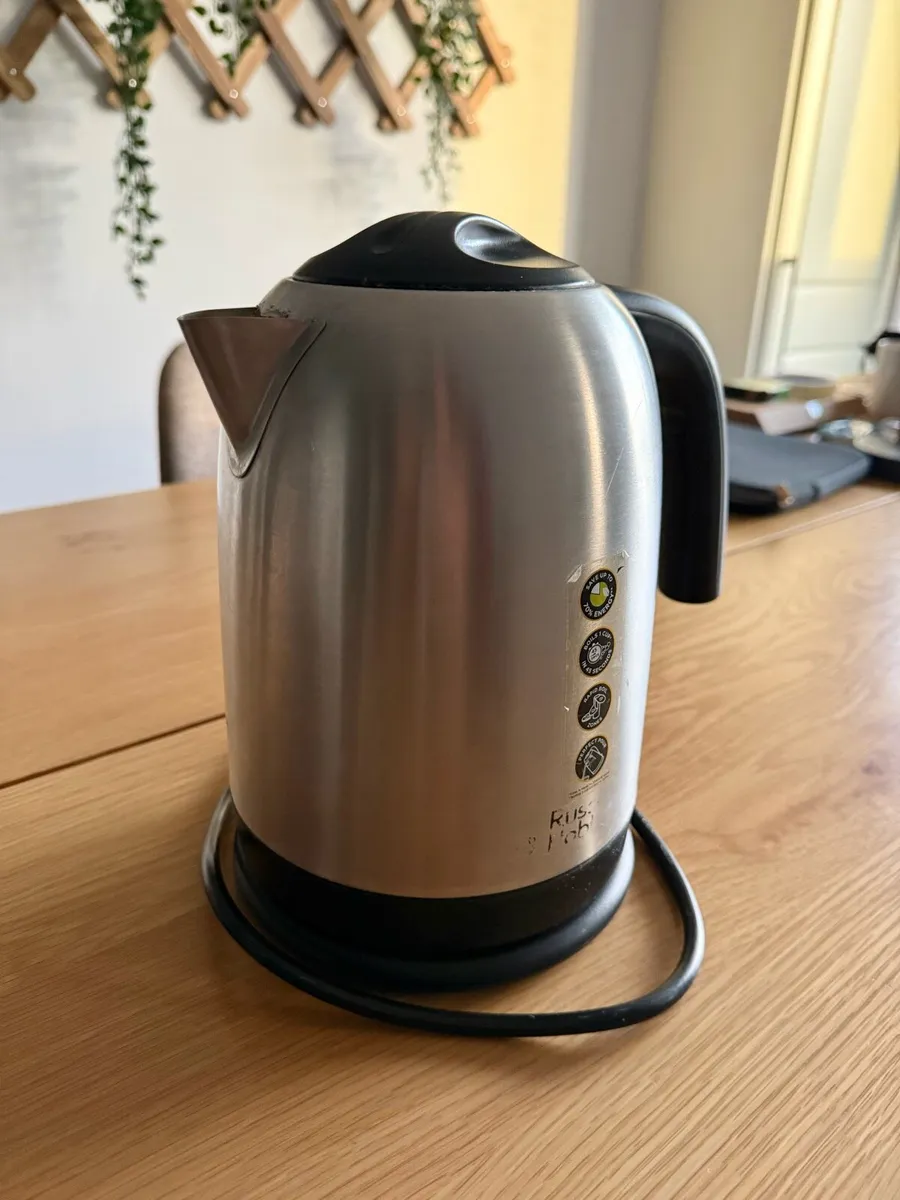 Russell Hobbs stainless steel kettle - Image 2
