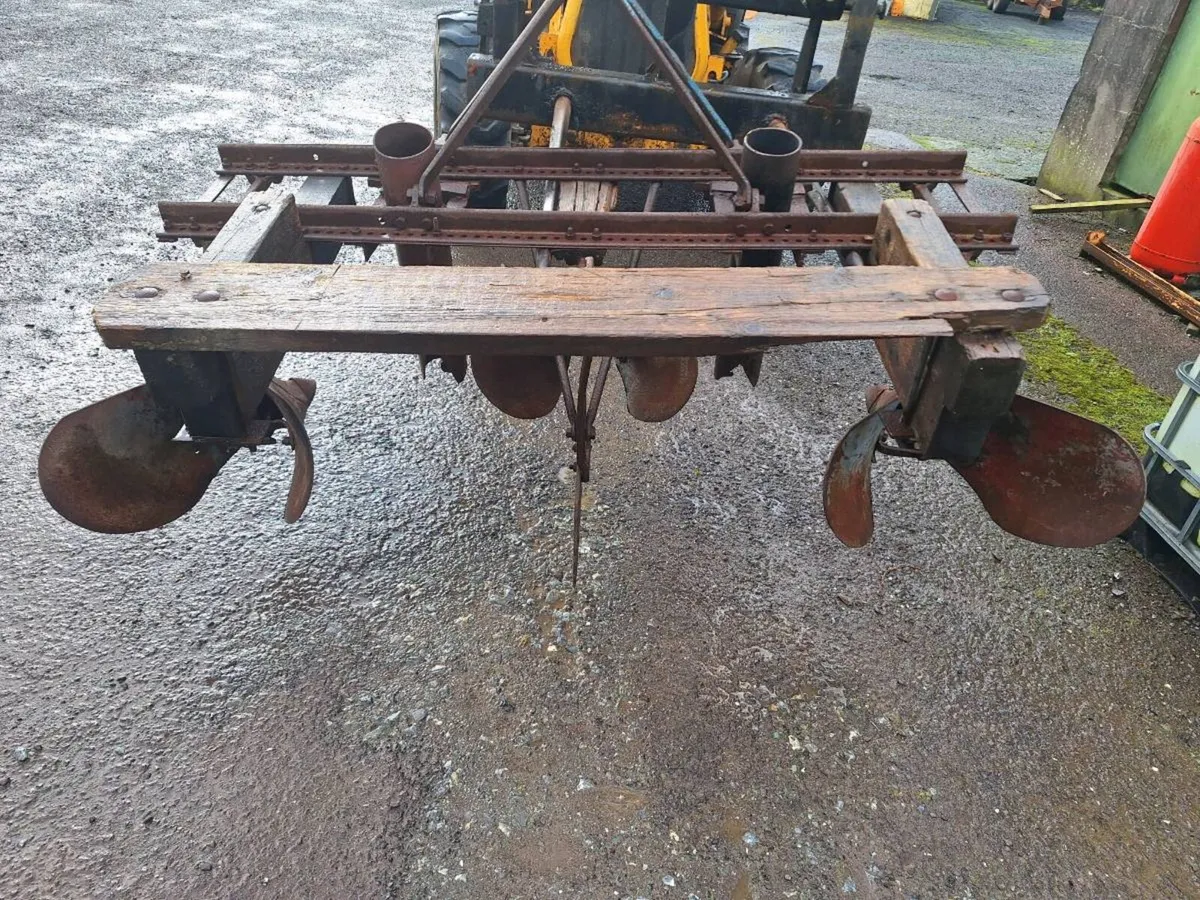 Ferguson 3 Row Ridger - Image 3