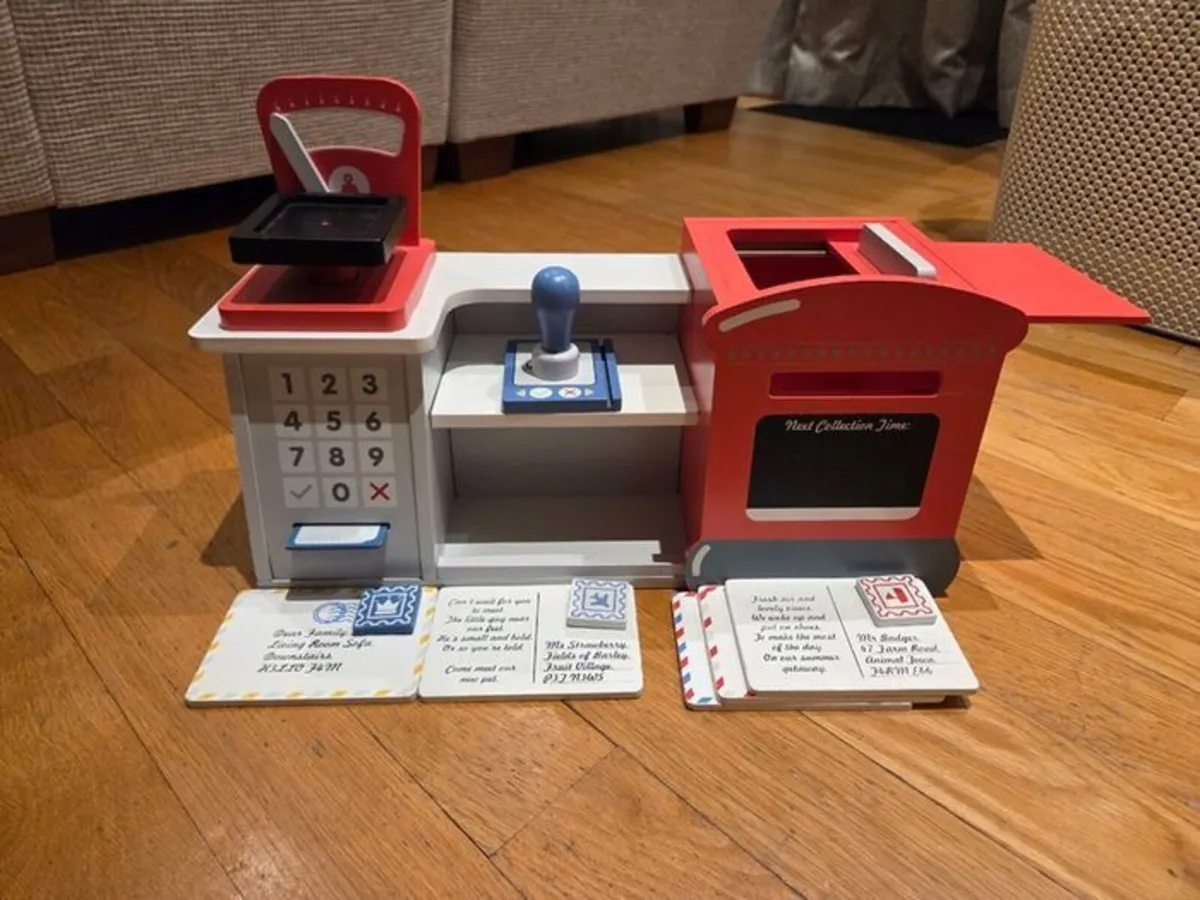 Kids wooden postbox toy - Image 1