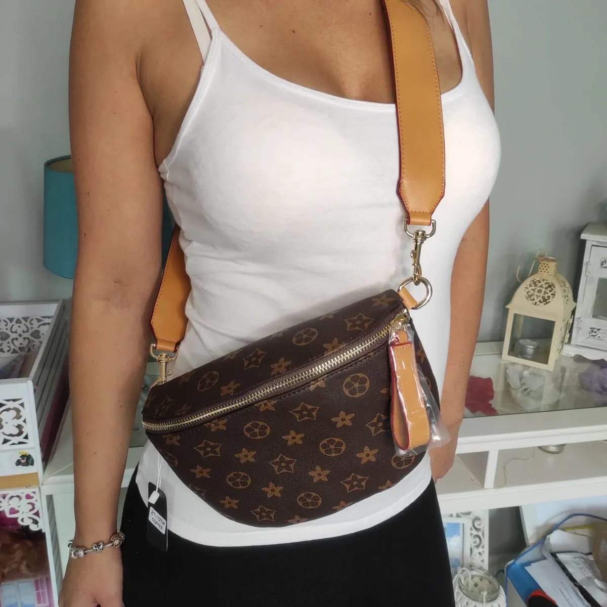 Brown patterned kidney bag - Image 3