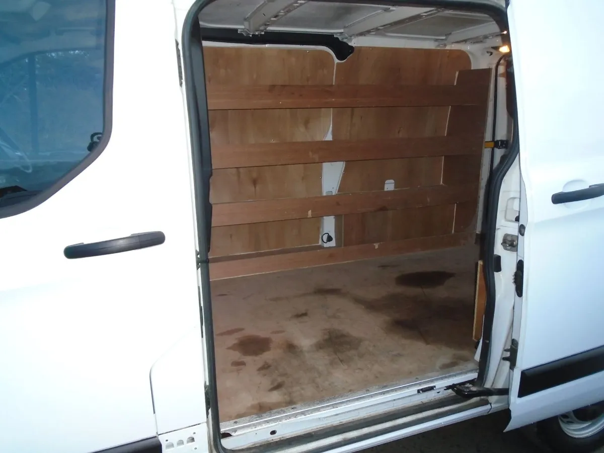 2021 Ford Transit Custom  300 SWB FR 130HP. - Image 4