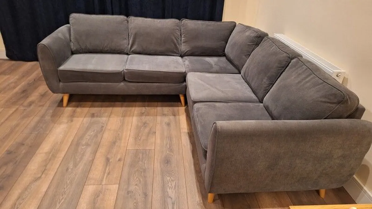 sofa - Image 3