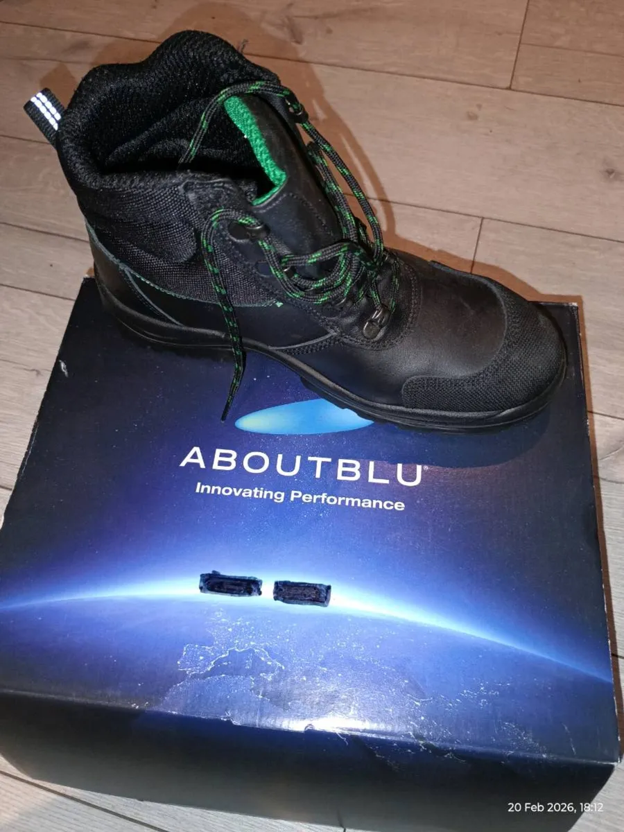 Safety boots size 7 - Image 2