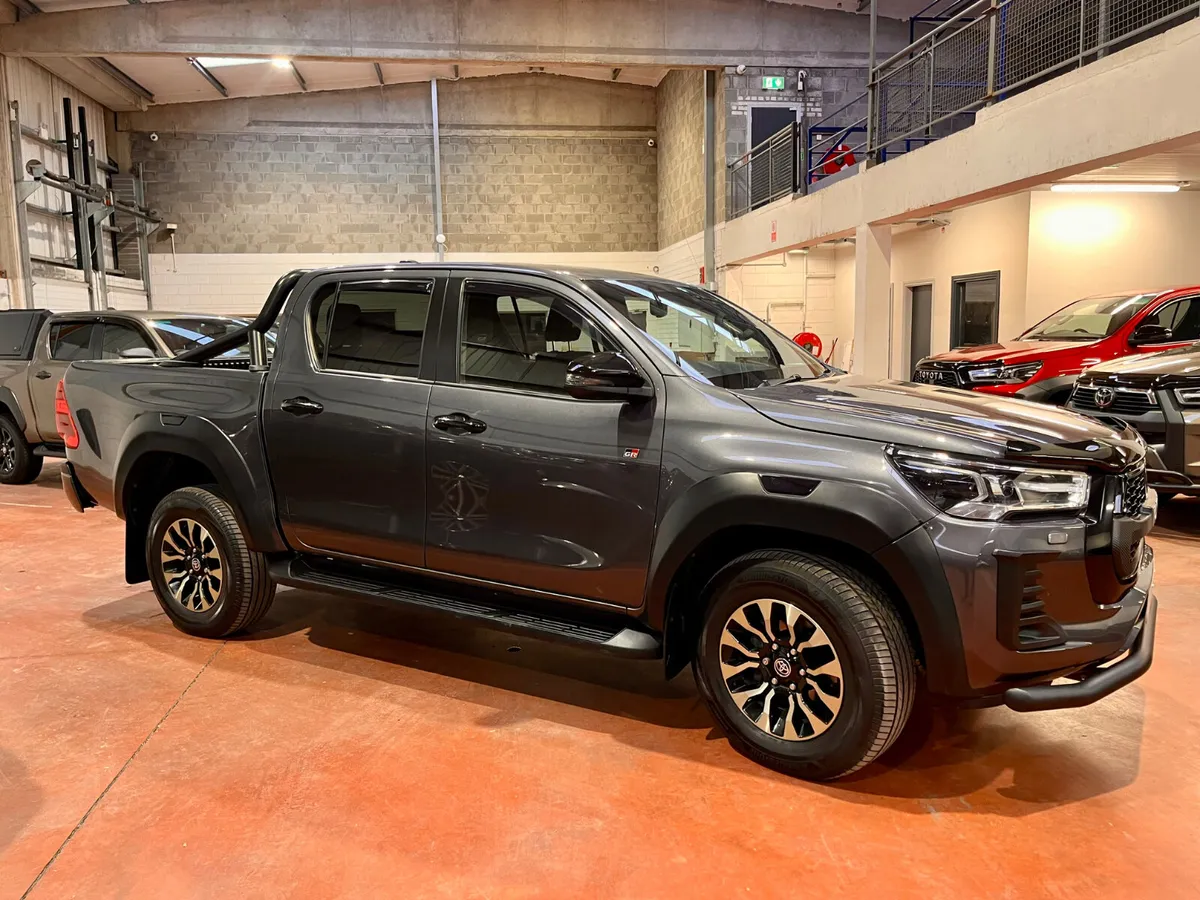 2023 Toyota Hilux GR Sport 2.8 Auto - Image 2