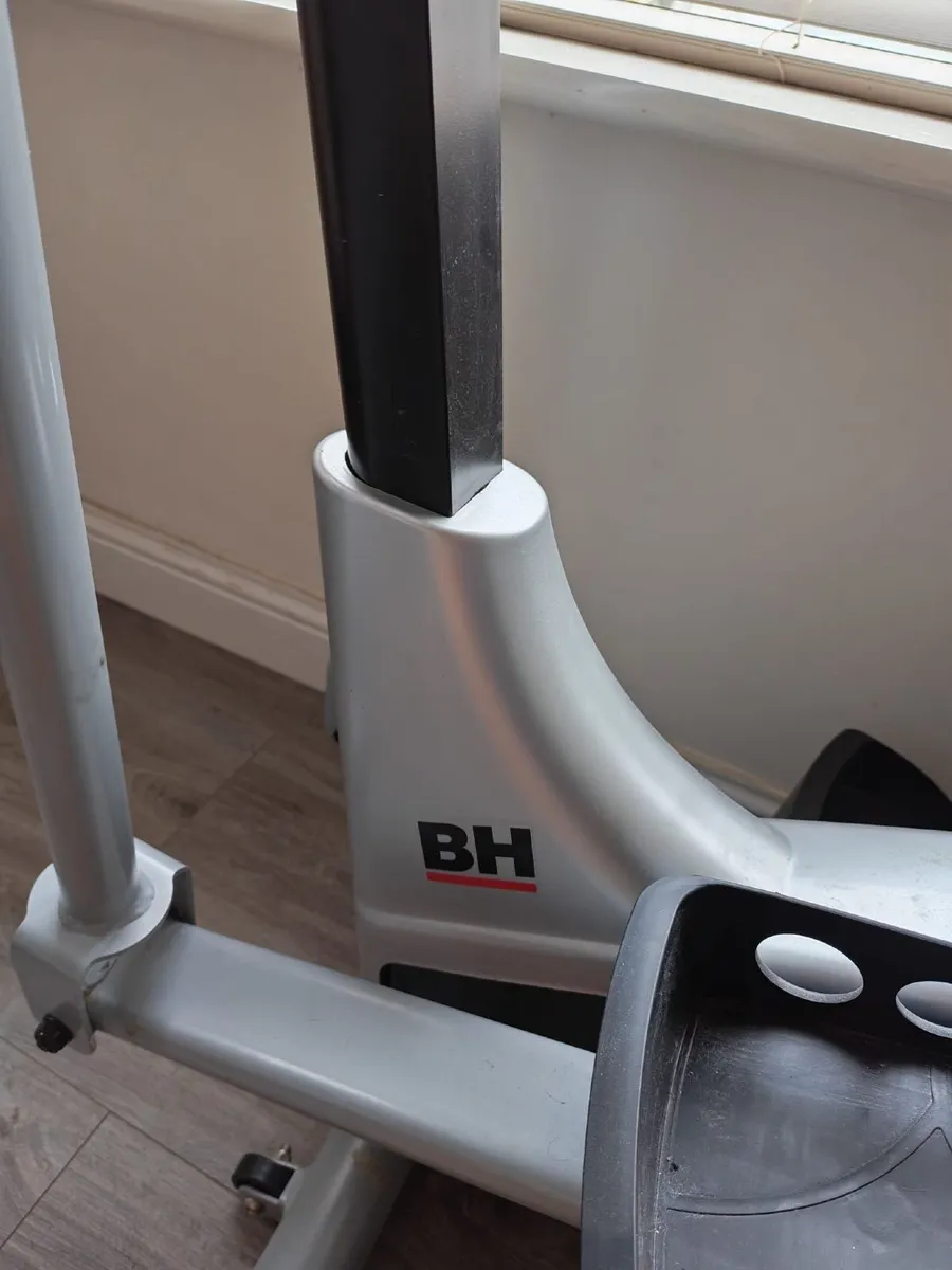 Cross Trainer - Image 3