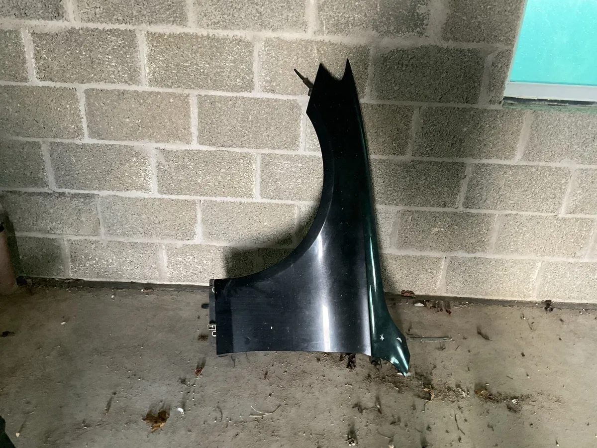 2018 Mercedes car body parts - Image 1