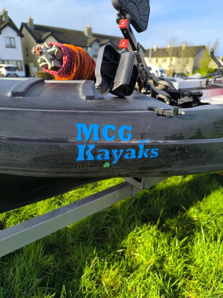Fishing Kayak with Trailer - Image 3