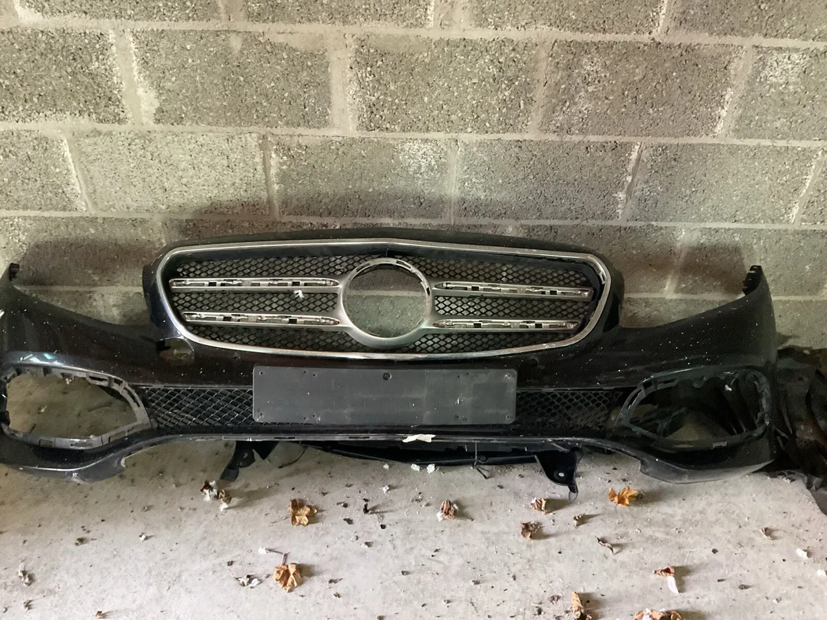 2018 Mercedes car body parts - Image 4