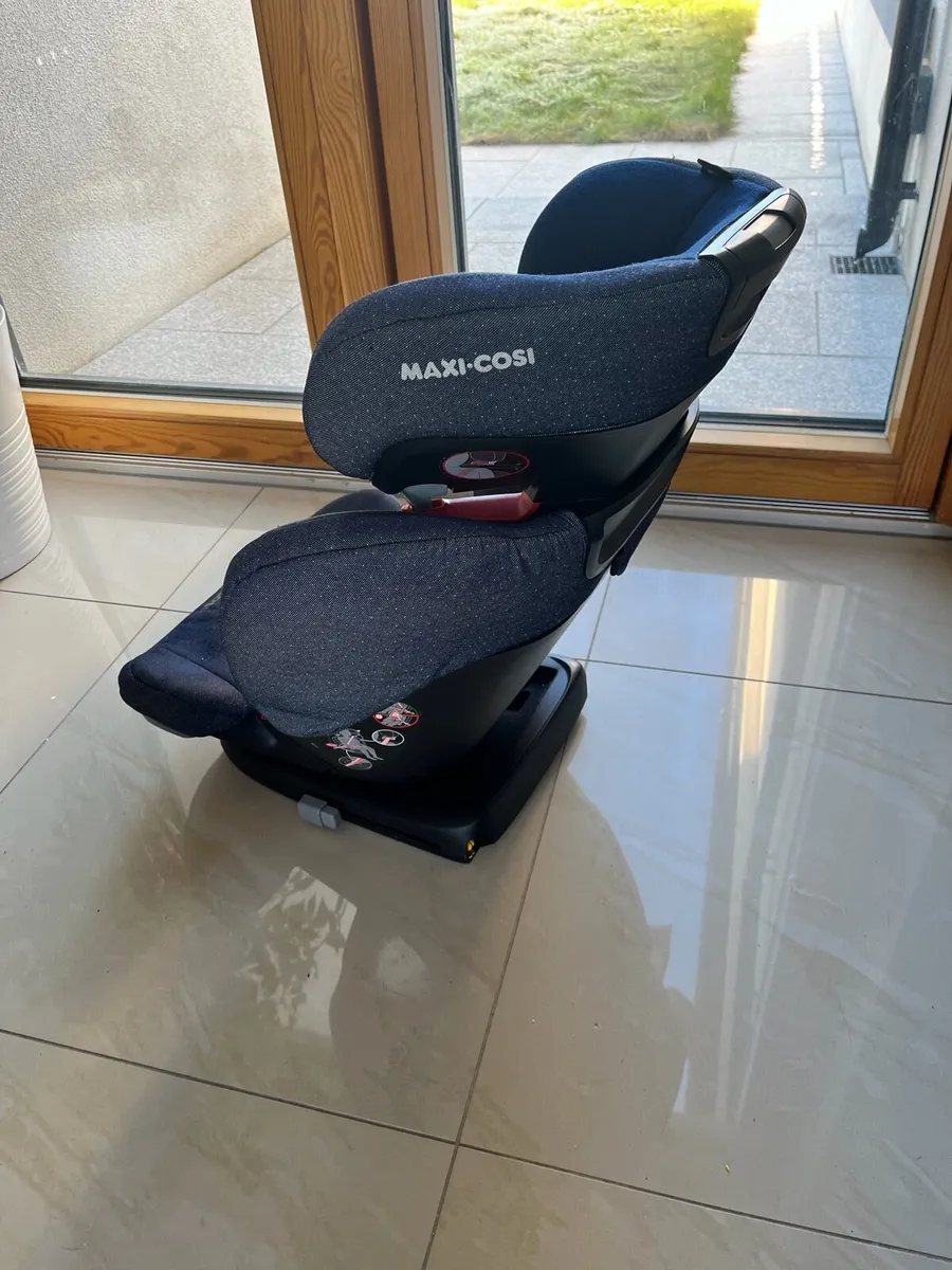 Car Seat - Image 2