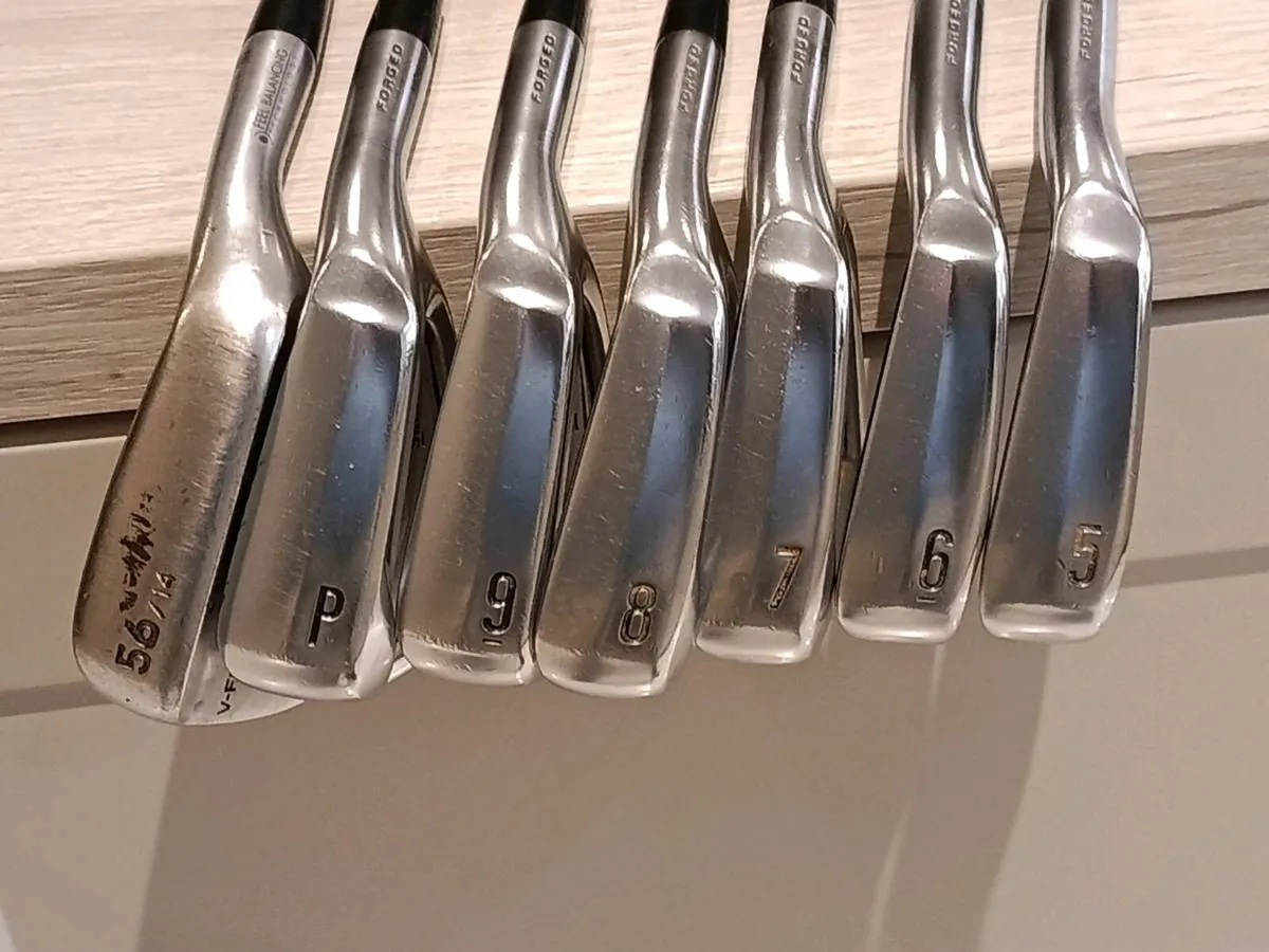 Srixon ZX5 Irons - Image 1