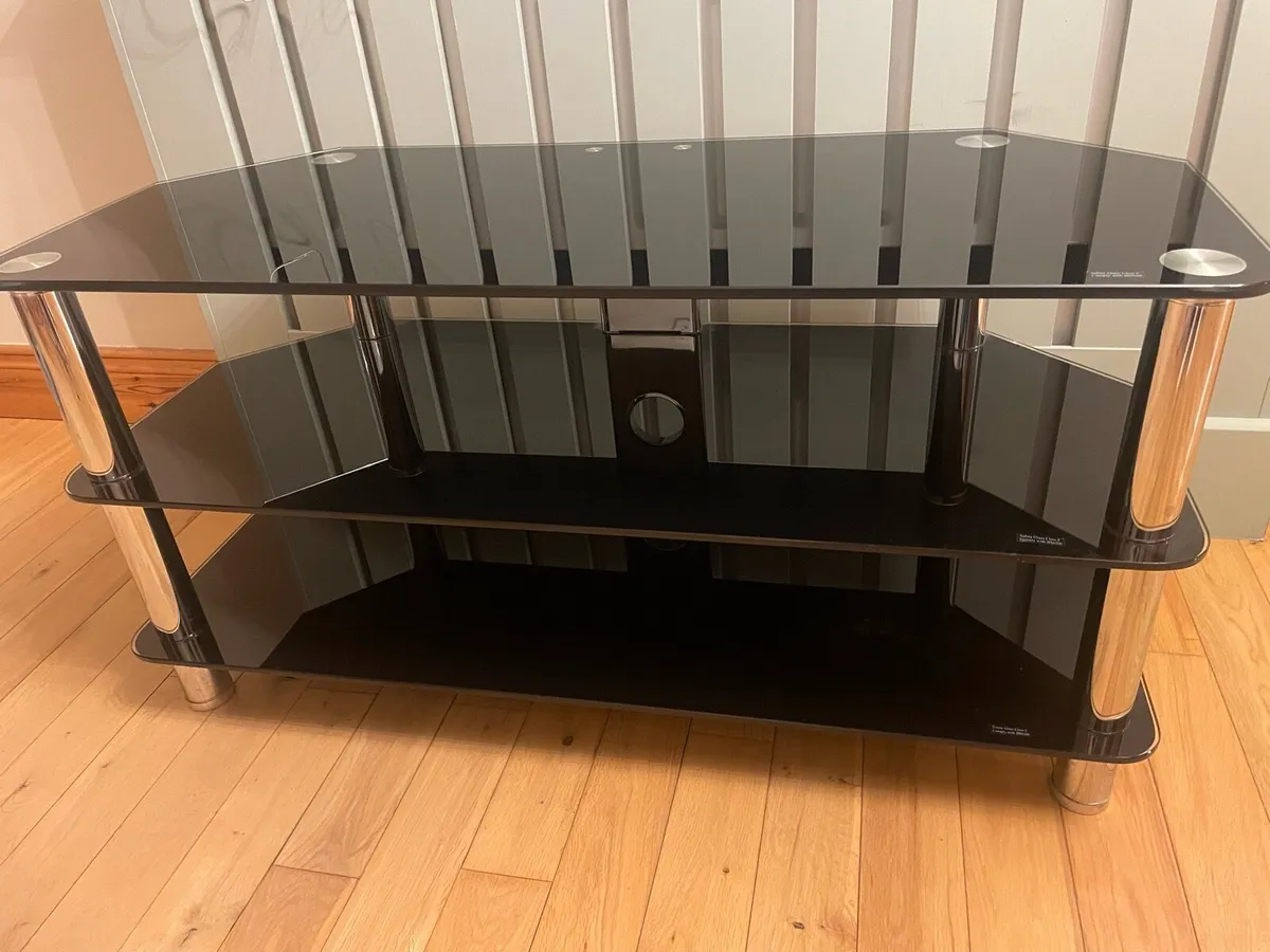 TV stand - Image 1