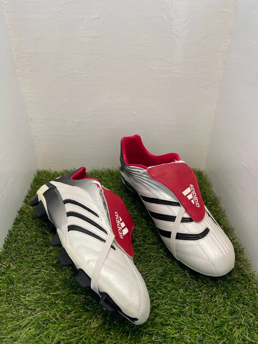 Adidas Predator Absolute FG Football Boots | UK 9 - Image 2