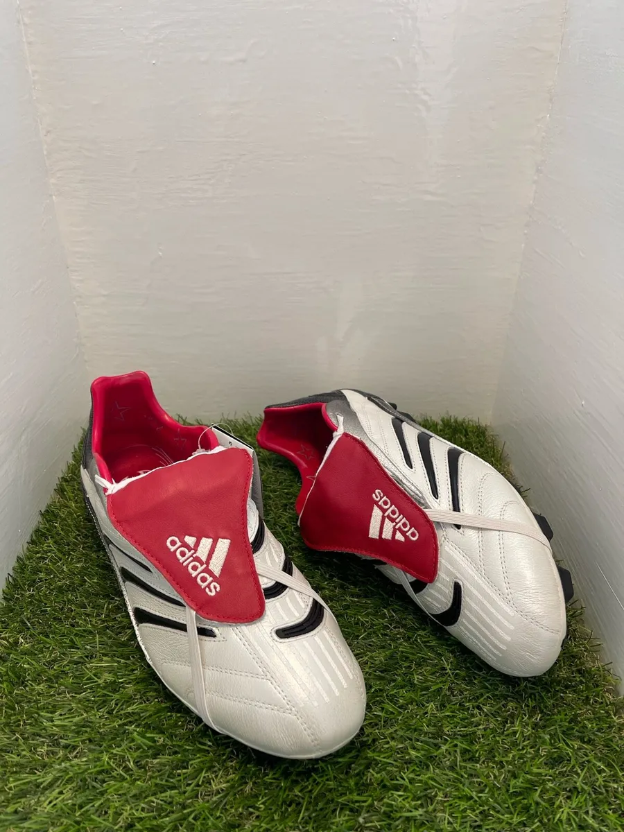 Adidas Predator Absolute FG Football Boots | UK 9 - Image 1
