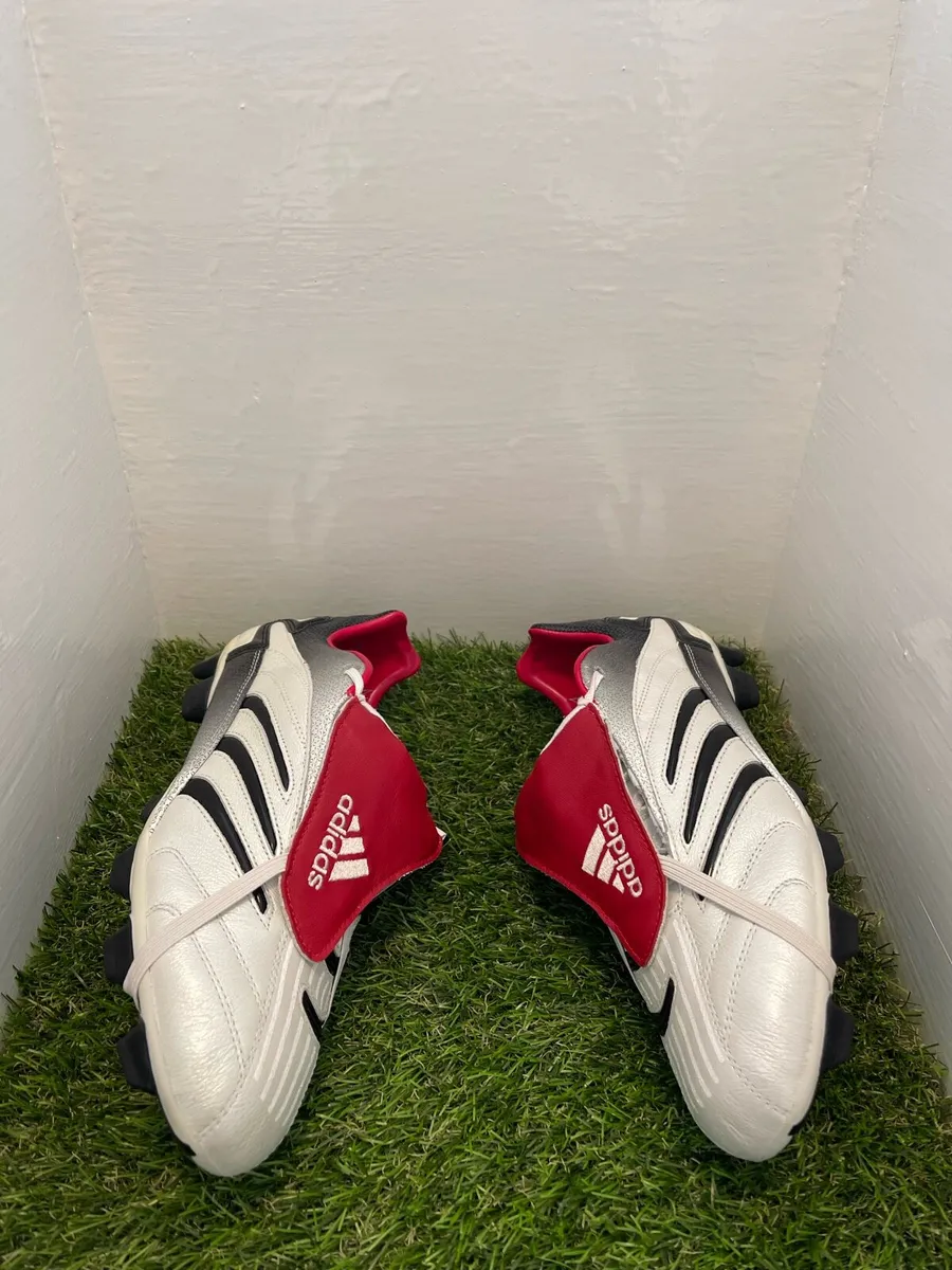Adidas Predator Absolute FG Football Boots | UK 9 - Image 4
