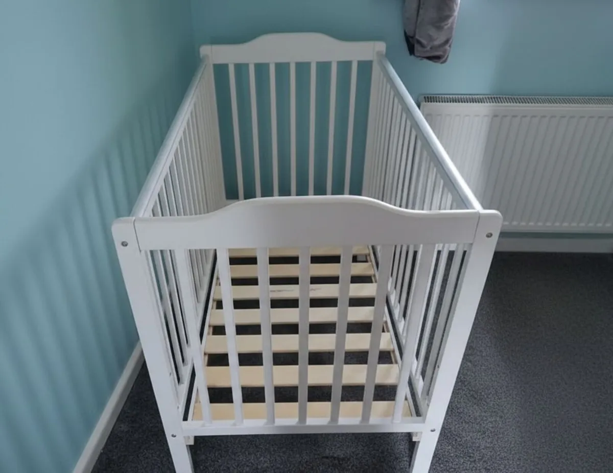 Baby Cot – Very Good Condition – Ready to Use - Image 1
