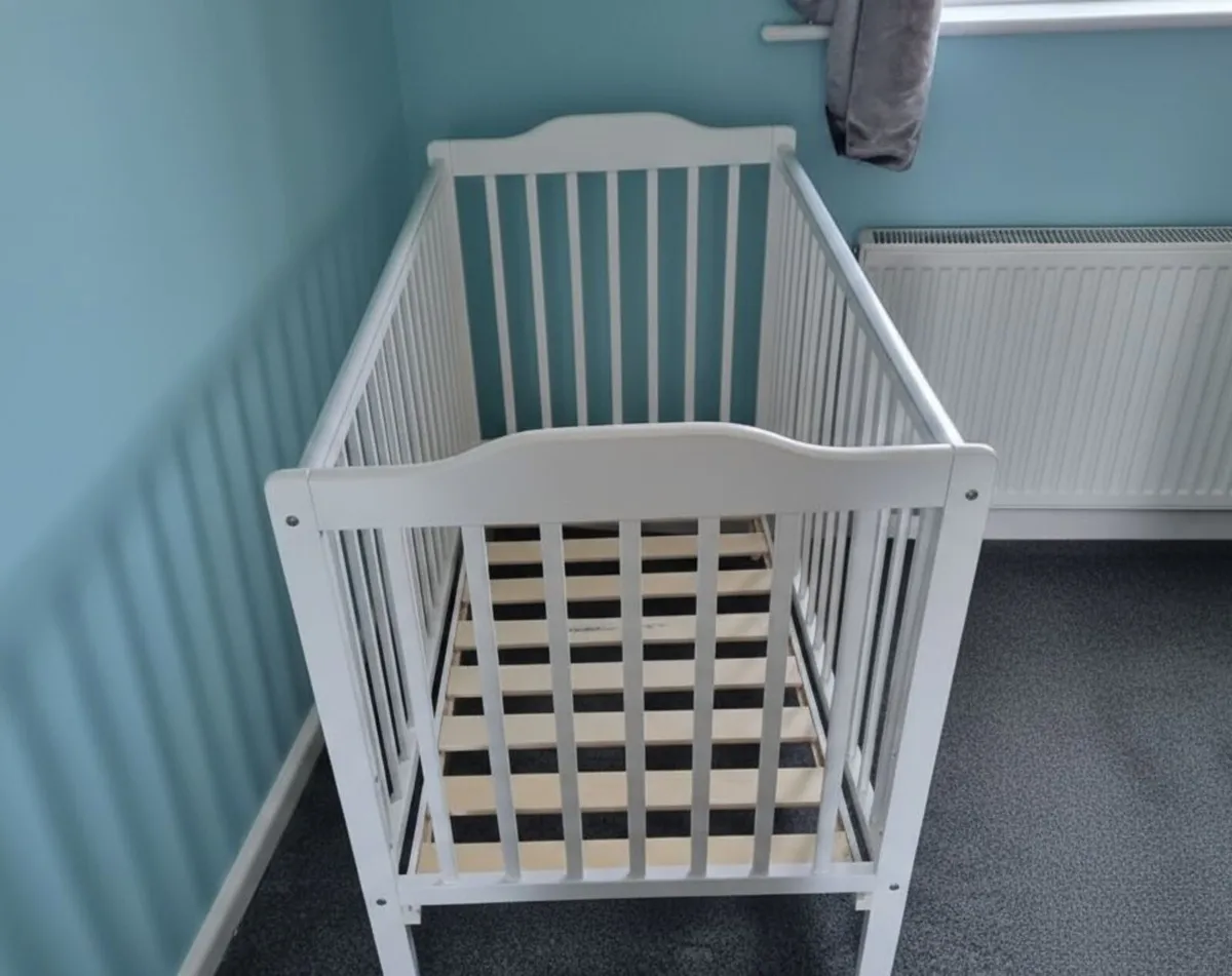 Baby Cot – Very Good Condition – Ready to Use - Image 3
