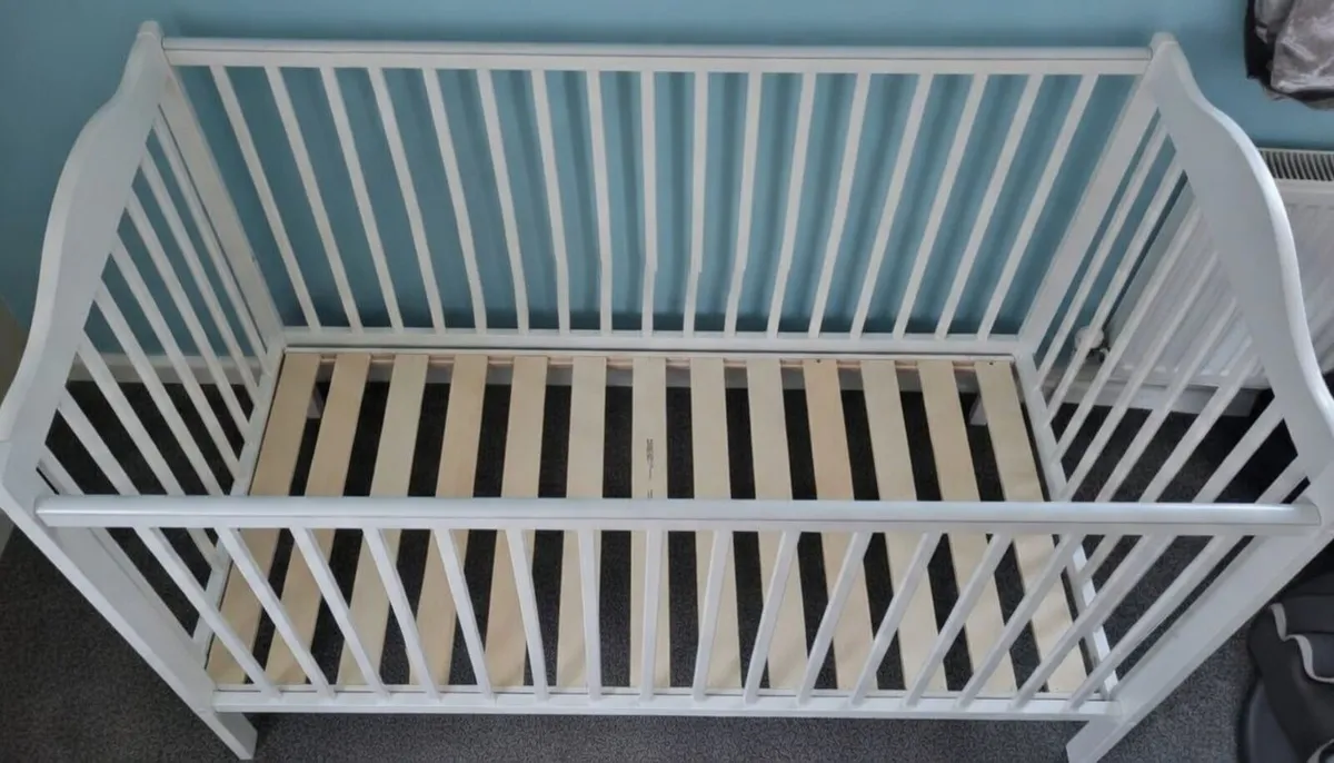 Baby Cot – Very Good Condition – Ready to Use - Image 4