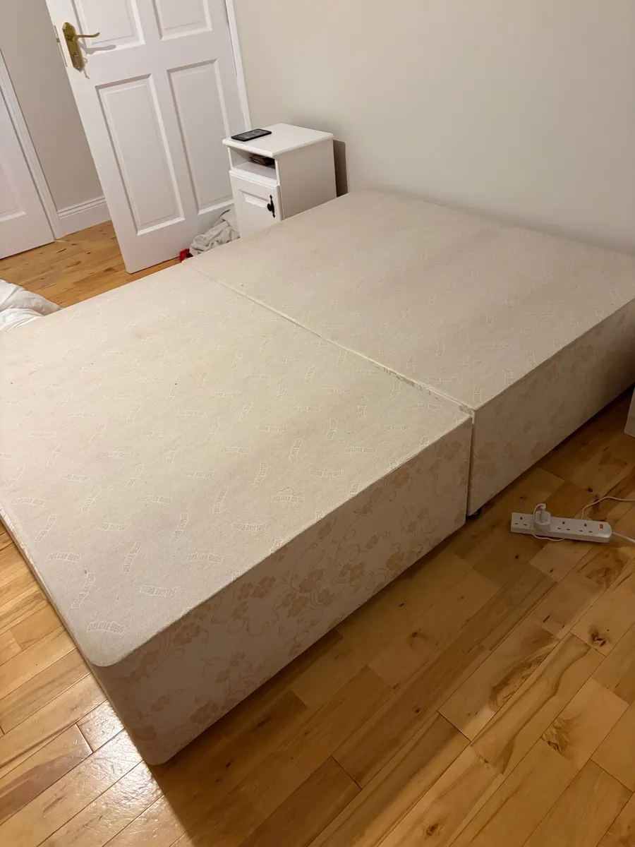 4 foot 6 Bed and mattress - Image 3