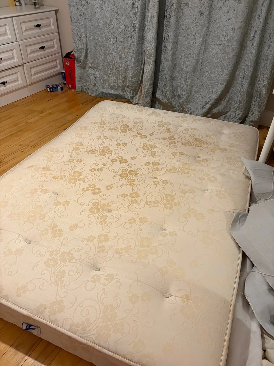 4 foot 6 Bed and mattress - Image 4