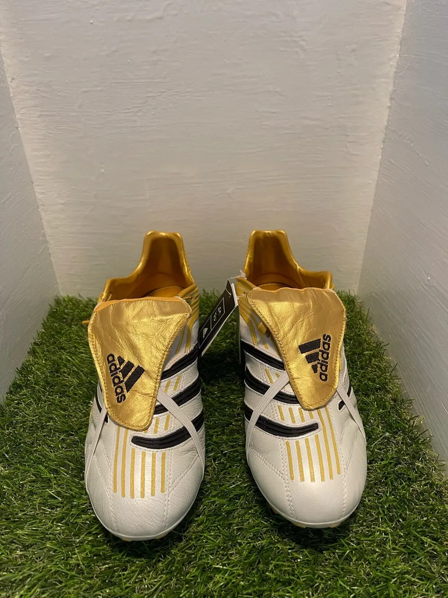 Adidas Predator Absolute UK Football Boots | 9.5 - Image 3
