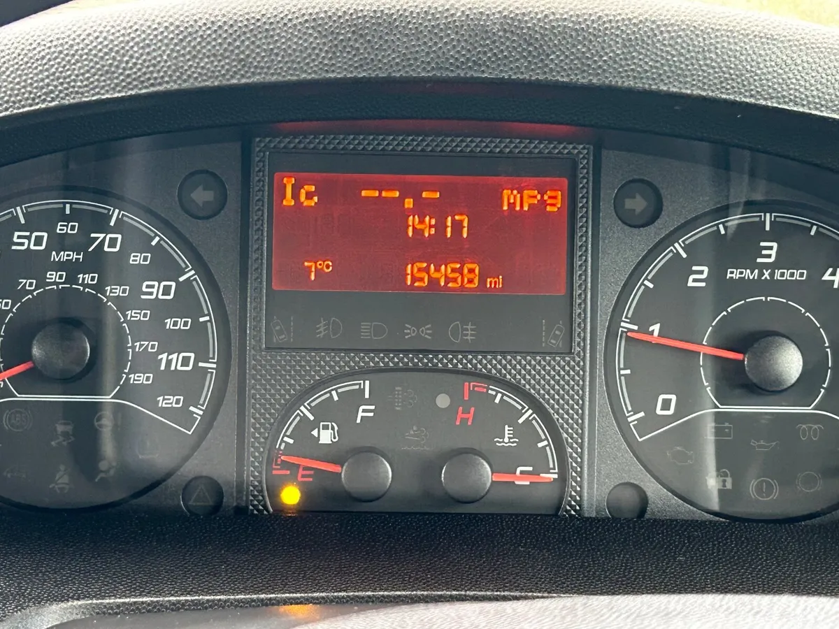 2017 Peugeot Boxer 2.2  335 L3 Dropside crew van - Image 4