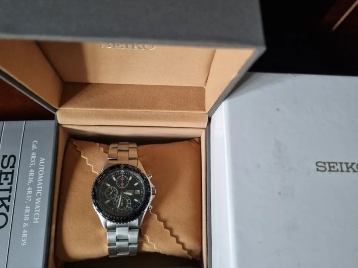 Seiko Flightmaster Pilot Chronograph - Image 2