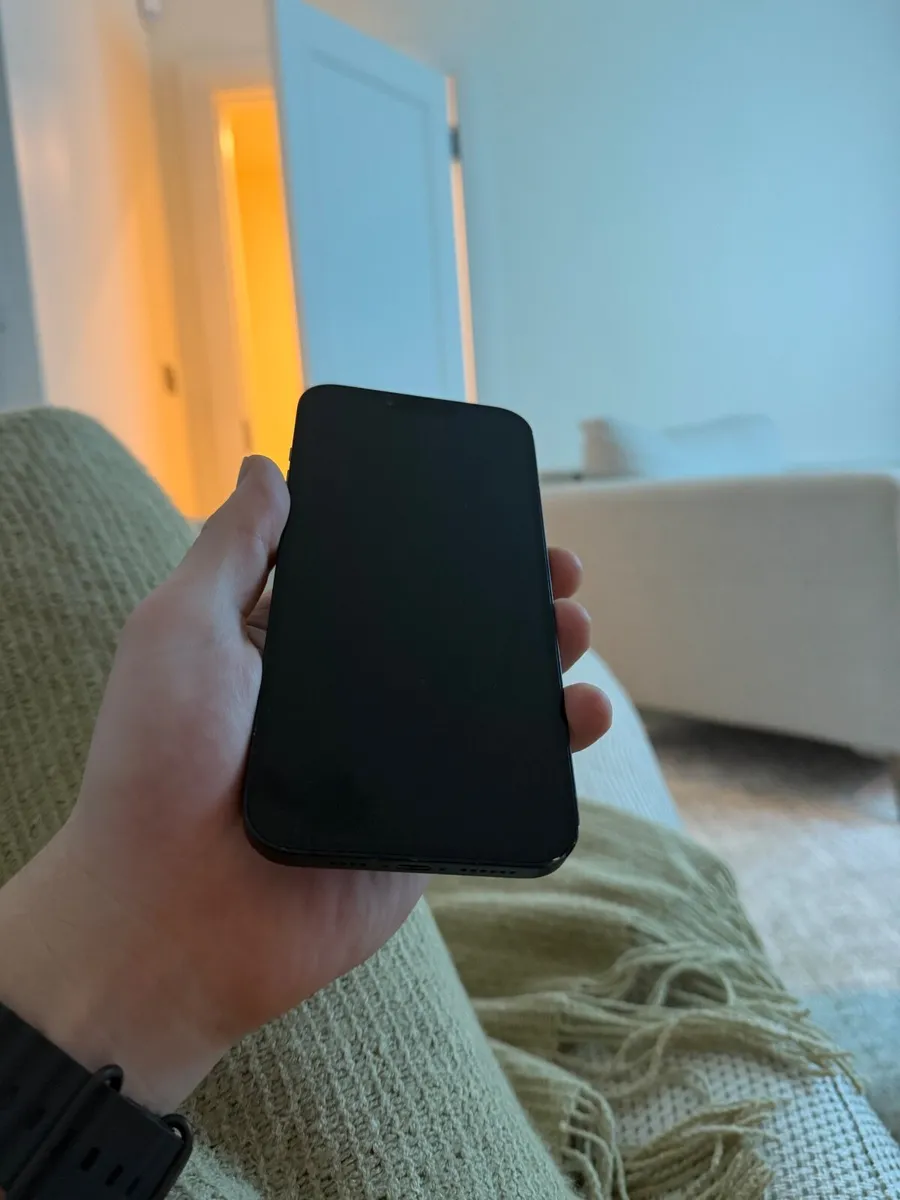 iPhone 14 Plus unblocked - Image 3