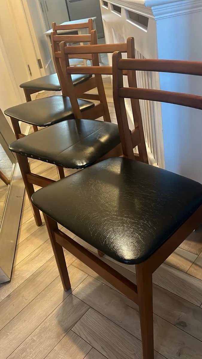 Set of 4  dinning chairs-Mid-cuentury - 195€ for 4 - Image 1